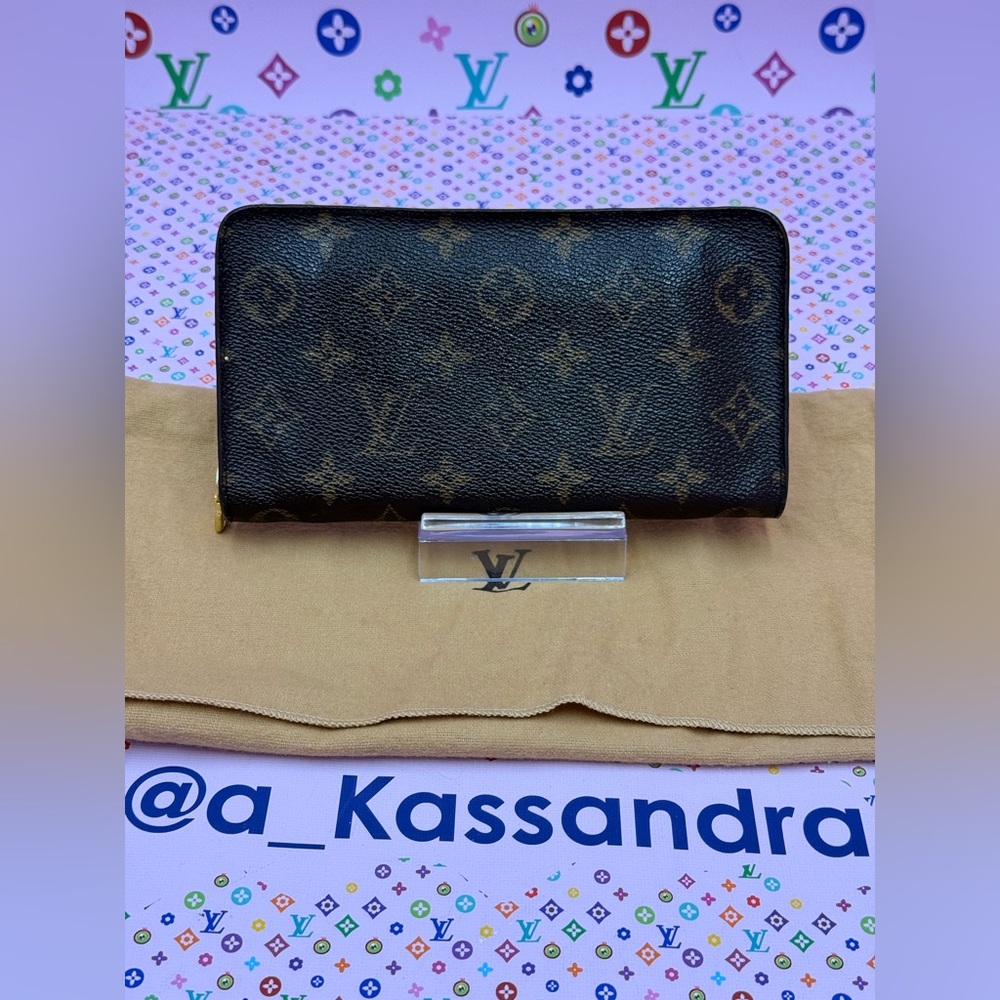 Louis Vuitton Vintage Zip-Around Wallet